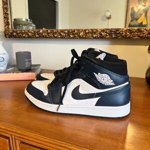 Nike Air Jordan 1 (Size 10.5)
